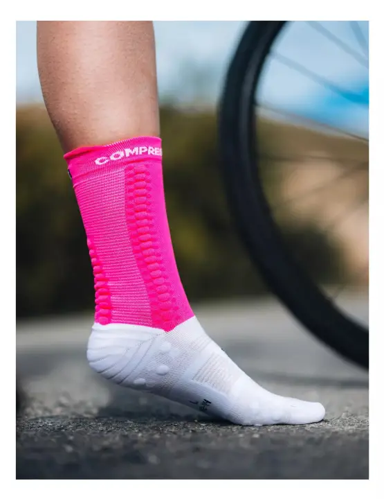 pro-racing-socks-v40-bike-white-neon-pink.jpg