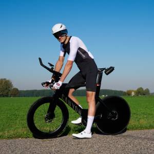 maxuit black bike.jpg
