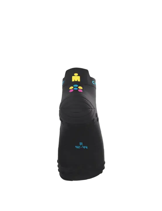 pro-racing-socks-v4-0-run-low-ironman-2026-black.webp