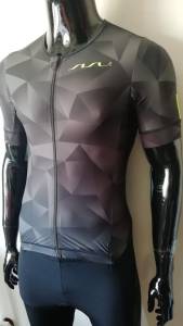 Strój startowy SISU Aero fluo.jpg