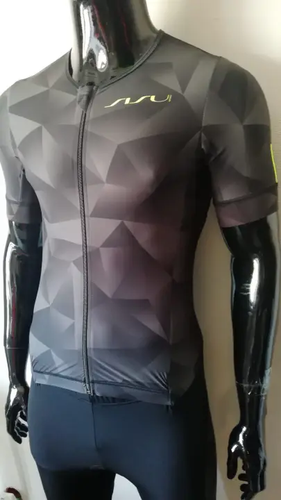 Strój startowy SISU Aero fluo.jpg
